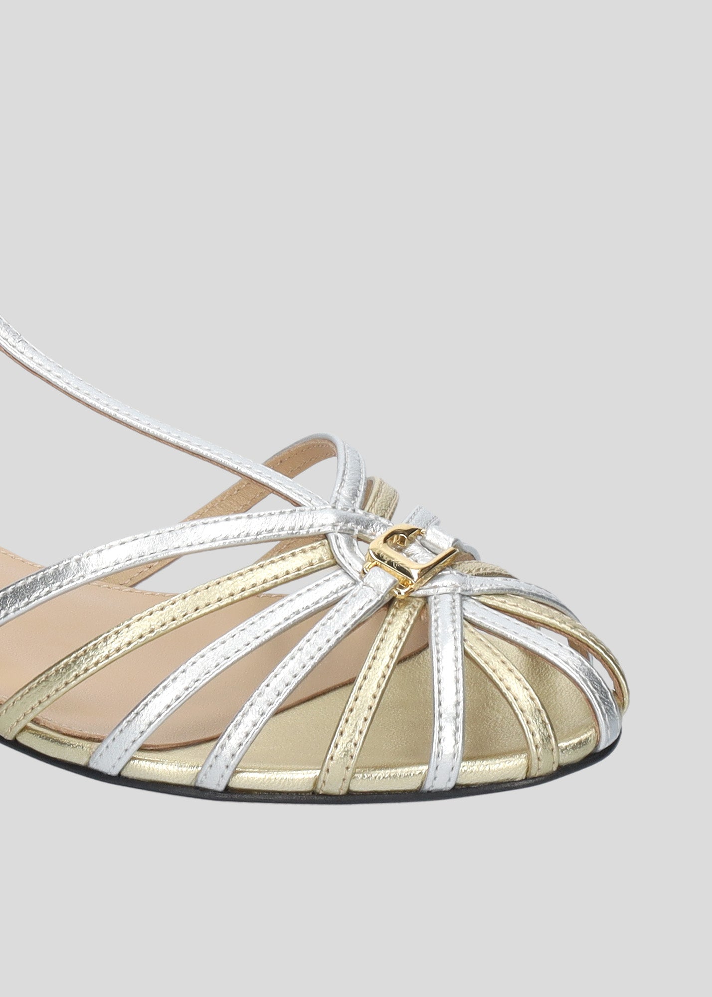 TANGO FLATS