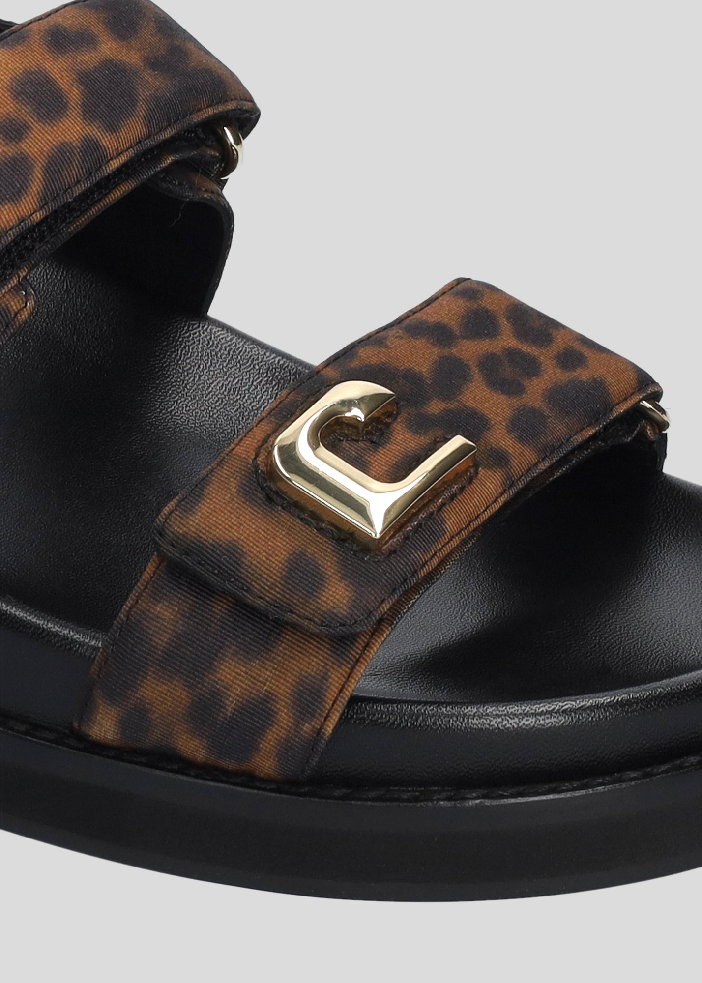 LOLA FLATS