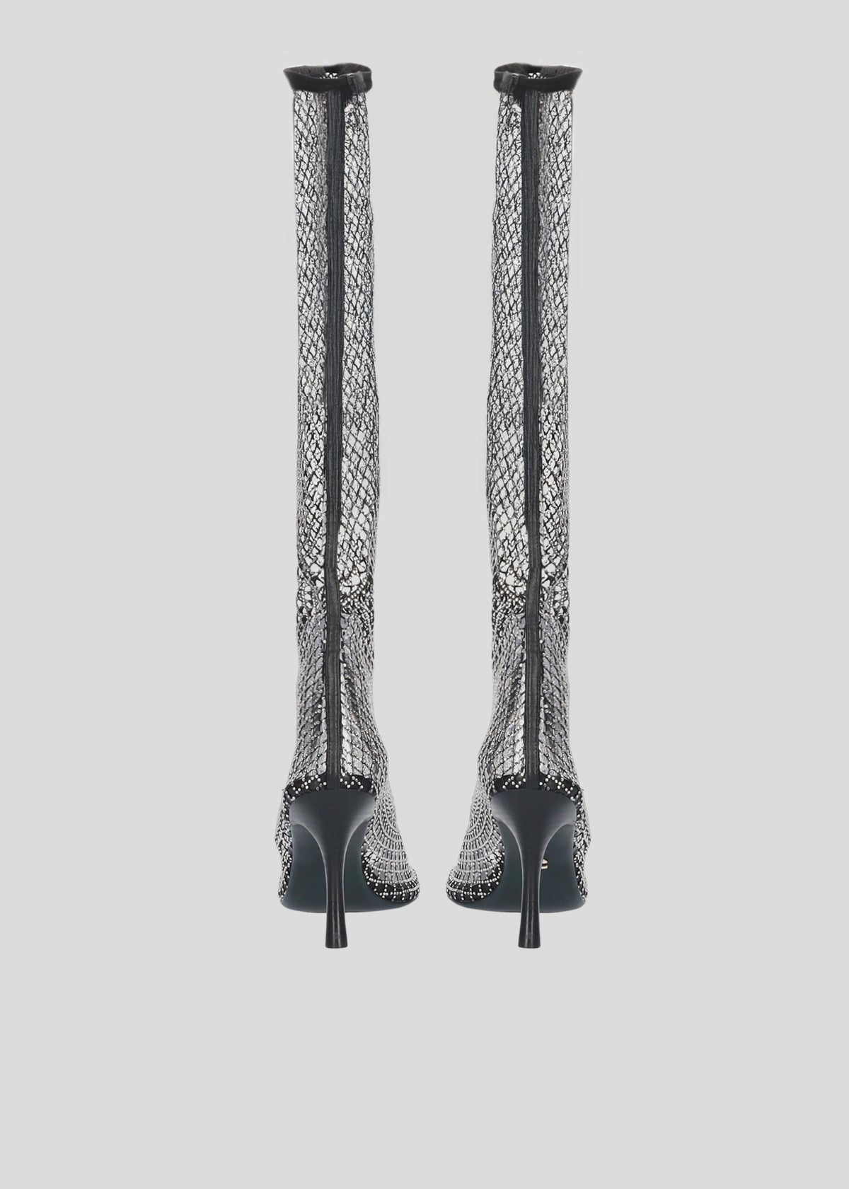 Vista lateral de las botas de mesh con brillos para mujer Ruby Boot 85 en color Plomo, con punta redonda, caña alta y tacón de aguja de 85 mm de Lola Cruz.